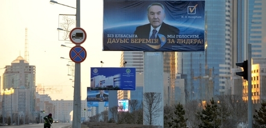 Kazachstánu vládne Nursultan Nazarbajev.