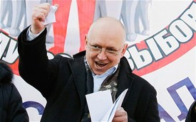 Vůdce opoziční strany Vpřed! (Alga!) Vladimir Kozlov.