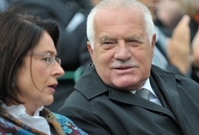 Prezident Václav Klaus po boku místopředsedkyně ODS Miroslavy Němcové.