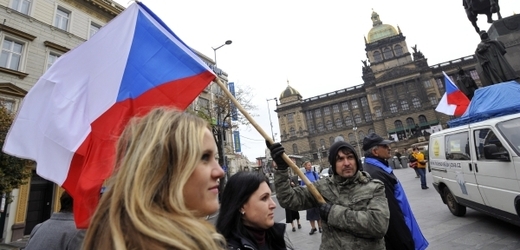 Nespokojení občané se shromáždili na Václavském náměstí.