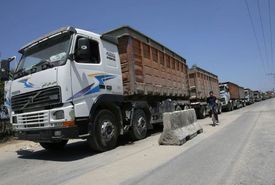 Kamiony na hranici Izraele a Gazy.