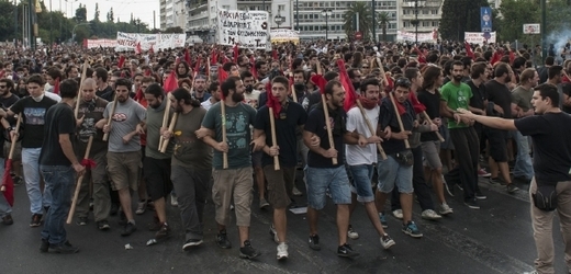 Odbory v rámci stávky organizují pochody v centru hlavního města.