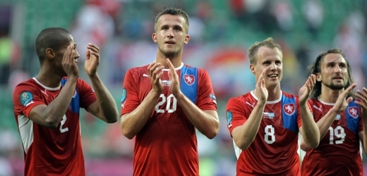 Čeští fotbalisté by za hodnocení fanoušků nejspíš nepoděkovali.