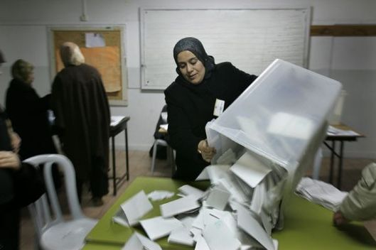 Sčítání hlasů v Hebronu (ilustrační záběr).