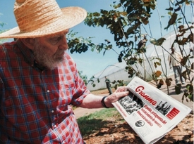 Castro zveřejnil několik fotografií. Na jedné z nich si čte páteční výtisk oficiálního deníku Granma.