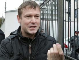 Leonid Razvozžajev odjel po výslechu na Ukrajinu a požádal tam o status uprchlíka.