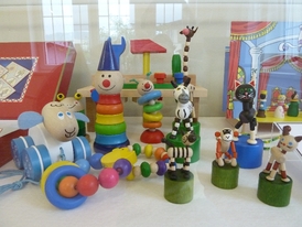 Tradiční hračky z výstavy v Lomnici.