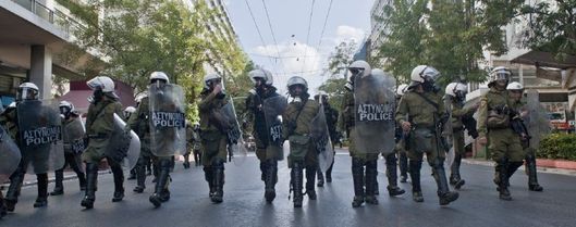 Policie v řecké metropoli v době generální stávky.