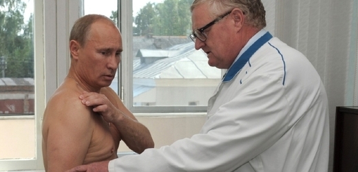 Kreml bolesti Putinových zad popírá.