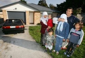 Rodina afghánských přesídlenců v novozélandském Aucklandu.