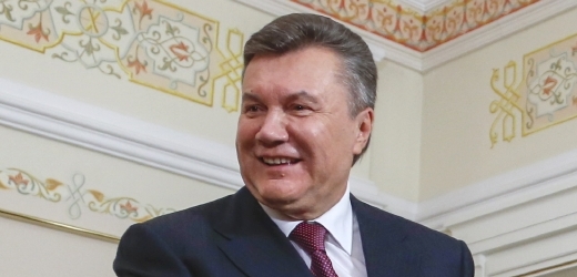 Parlamentní volby na Ukrajině podle prvních odhadů vyhrála Strana regionů prezidenta Viktora Janukovyče.