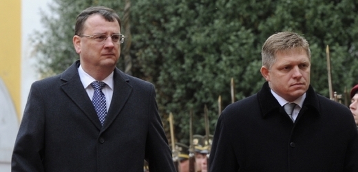 Petr Načas (vlevo) a Robert Fico.