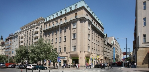 Ministerstvo kultury rozhodlo, že dům na rohu Václavského náměstí a Opletalovy ulice neprohlásí za kulturní památku.