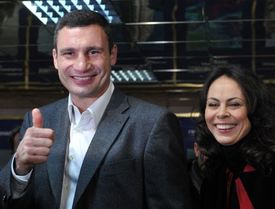 Boxerský šampion Kličko s manželkou Natalií.