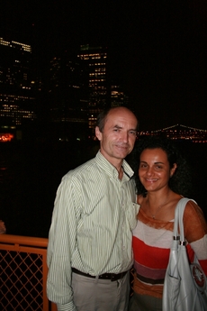 Milan Tyburec a Lyda Escobarová-Tyburcová na trajektu mezi Manhattanem a Staten Islandem.