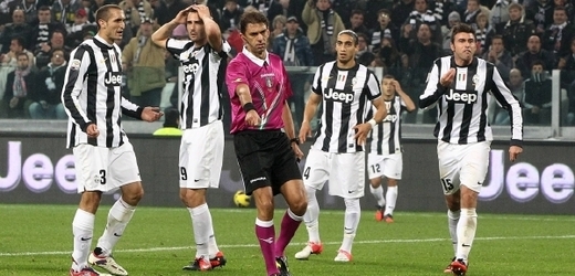 Juventus padl s Interem Milán.