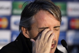 Roberto Mancini doufá, že jeho svěřenci vydřou postup.
