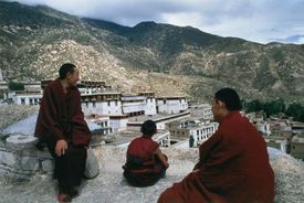 Kdo by tady nebyl štěstím bez sebe. Mniši v Tibetu.