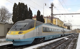 České dráhy nabídly cestujícím se zakoupenou jízdenkou na Leo Express 50procentní slevu na cestu pendolinem.