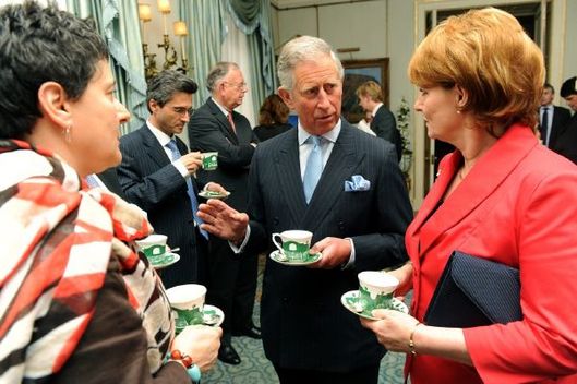 Princ Charles s rumunskou princeznou Markétou (vpravo) v Londýně. 