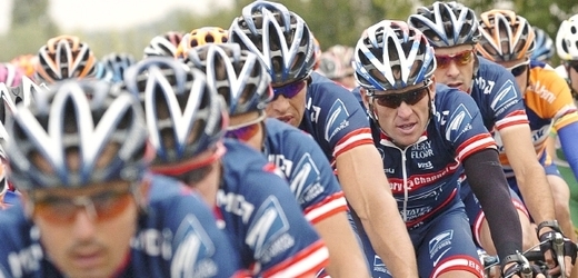 Odhalení v dopingové kauze amerického cyklisty Lance Armstronga rozproudila dění také v jiných zemích. 