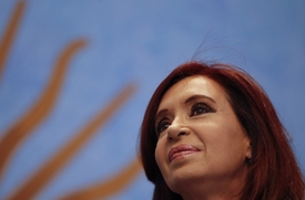 Cristina Fernándezová pod vrstvou make-upu.