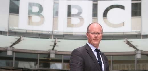 George Entwistle odstoupil z postu generálního ředitele BBC.