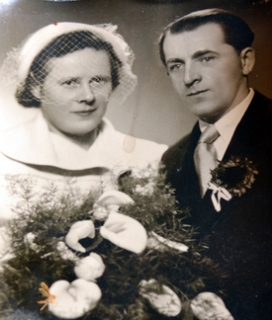 Karel Sládek v den svatby v roce 1950.