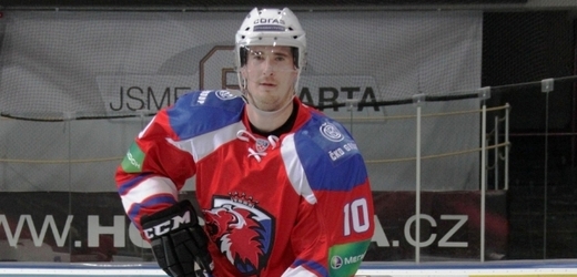 Hokejový útočník Roman Červenka se při výluce zámořské NHL stal definitivně hráčem pražského Lva.