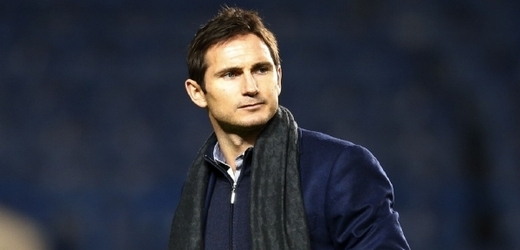 Fotbalový záložník Frank Lampard by mohl zamířit do Číny, kde už působí jeho bývalí spoluhráči z Chelsea Didier Drogba a Nicolas Anelka.