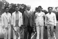 Dwight Filley Davis (uprostřed), zakladatel slavného Davis Cupu.