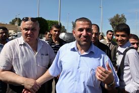 Ahmad Džabarí na hraničním přechodu mezi Gazou a Egyptem.