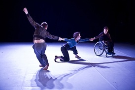 V projektu Simulante Bande se tančí i na vozíčku.