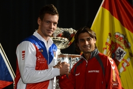 Tomáš Berdych (vlevo) s Davidem Ferrerem.