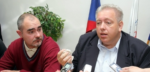 Hejtman Milan Chovanec (vpravo) a šéf ČSSD v Plzni Martin Zrzavecký.