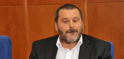 Bývalý senátor Alexandr Novák u soudu.
