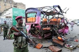 Při útoku na autobus v Nairobi zahynulo sedm lidí.