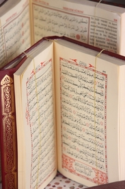 Za rouhačství, mezi jehož projevy se řadí i pálení muslimské svaté knihy Korán, hrozí trest smrti (ilustrační foto).