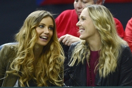 Štěpánkovou manželkou je bývalá tenistka Nicole Vaidišová (vpravo, vlevo Berdychova partnerka Ester Sátorová).