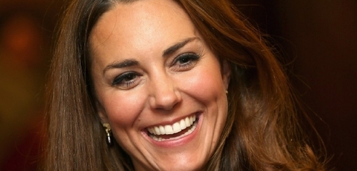 Kate má nejspíš pořádný důvod k úsměvu.