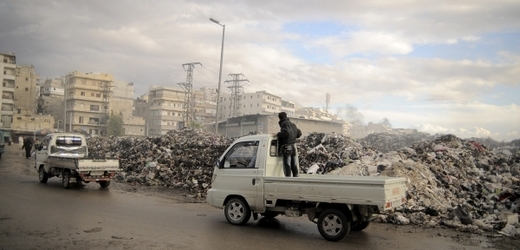 Podle syrské opozice si celkem konflikt vyžádal už 39 tisíc obětí.