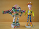 V letech 1995 až 2010 byla natočena série oblíbených filmů Toy Story (Příběh hraček) a v ní se objevili tito neohrožení klaďasové Buzz Rakeťák a Kovboj Woody. 