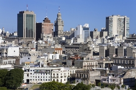 Dlouhá cesta začala v Uruguayi (na snímku Montevideo).