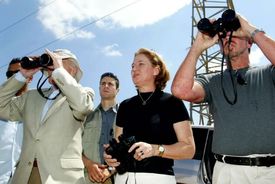 Cipi Livniová s americkými kongresmany u hranic Gazy (2007).