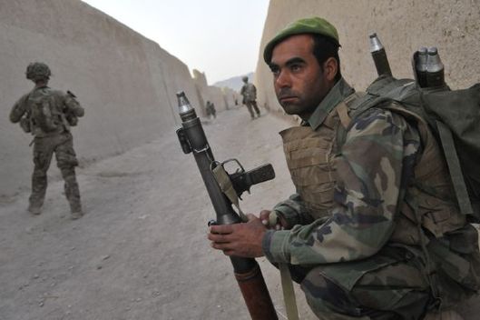 Američané a Afghánci an společné patrole v jižním Afghánistánu.