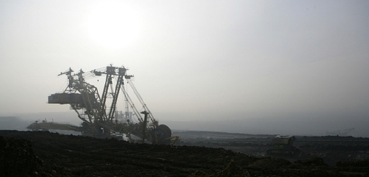 Důl Mostecké uhelné společnosti nedaleko Horního Jiřetína v severních Čechách (ilustrační foto).