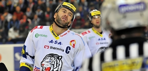 Hokejisté Liberce budou v nejbližších dvou zápasech postrádat kapitána Petra Nedvěda. 