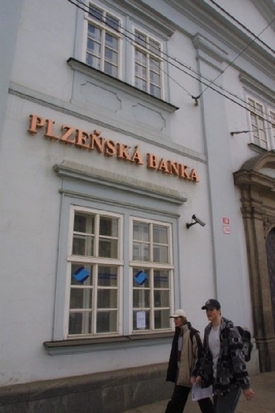 Plazeňská banka, která zkrachovala v roce 2003, byla depozitářem C.S. Fondů.