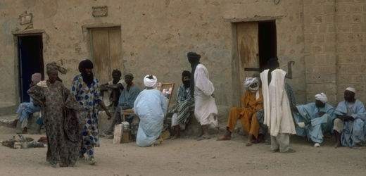 Na ulicích Timbuktu se lidé obou pohlaví dříve běžně stýkali.