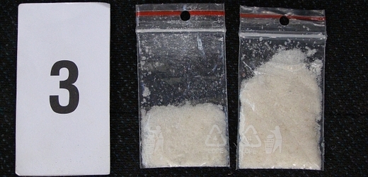 Množství drog, které pár pašoval, by na černém trhu vynesl více než čtyři miliony korun (ilustrační foto).